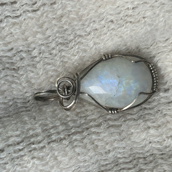 Sterling silver moonstone pendent. - Picture 2 of 8